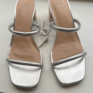 NEW with TAGS. Target a new day sandals size 8